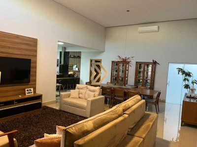 Casa, 3 quartos, 211 m² - Foto 2
