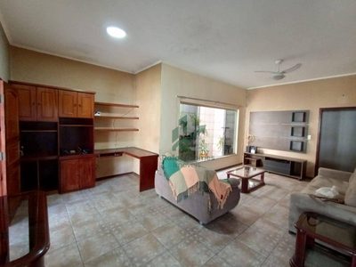 Casa, 3 quartos, 142 m² - Foto 1