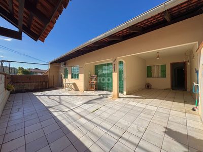 Casa, 4 quartos, 185 m² - Foto 1
