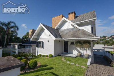 Casa, 4 quartos, 270 m² - Foto 1