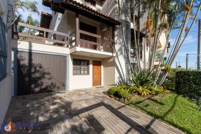 Casa, 3 quartos, 203 m² - Foto 1