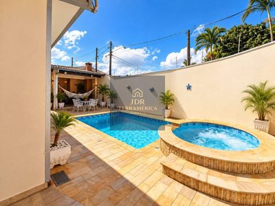Casa, 3 quartos, 192 m² - Foto 1
