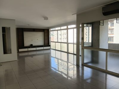 Apartamento, 3 quartos, 200 m² - Foto 1