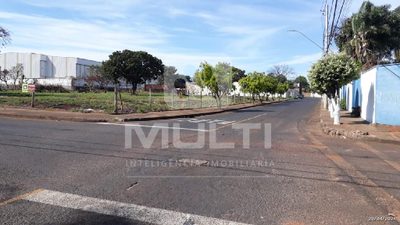 Loteamento e Condomínio - Foto 1