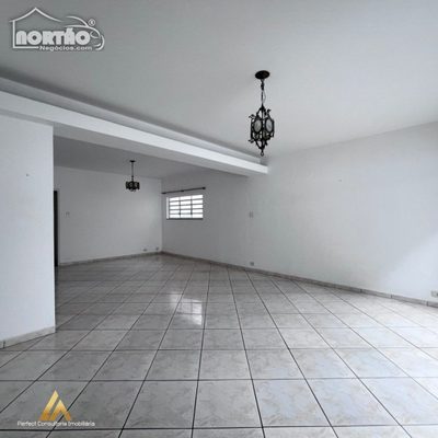 Casa, 4 quartos, 240 m² - Foto 1