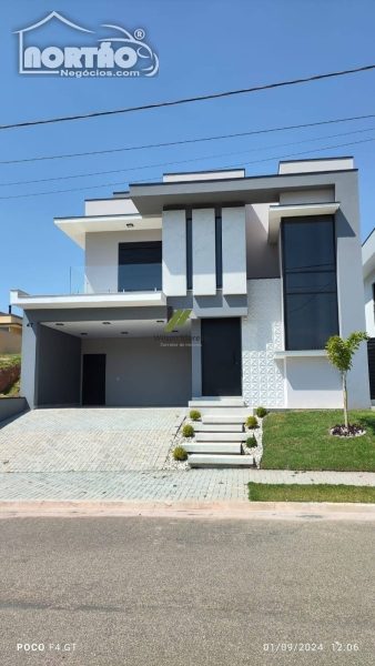 Casa, 5 quartos, 240 m² - Foto 1