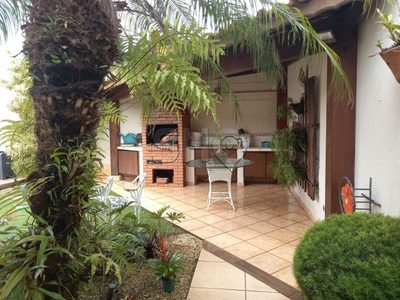 Casa, 3 quartos, 207 m² - Foto 2