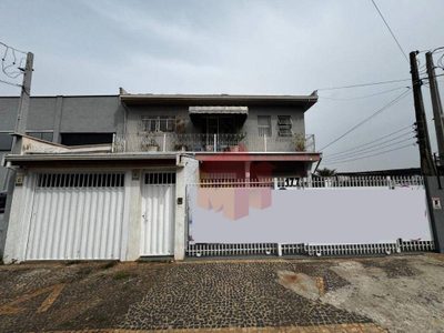 Casa, 3 quartos, 227 m² - Foto 1