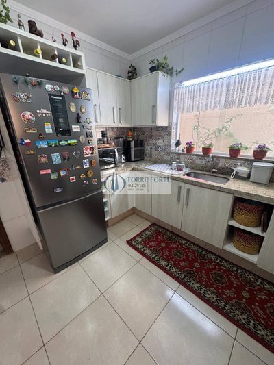 Casa, 3 quartos, 250 m² - Foto 1