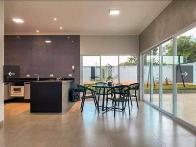 Casa, 3 quartos, 258 m² - Foto 2