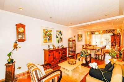 Casa, 3 quartos, 215 m² - Foto 1