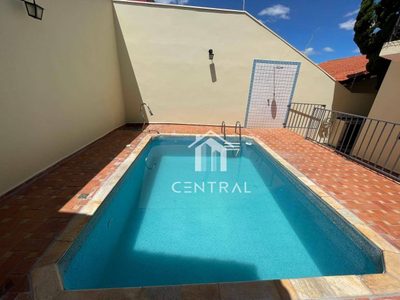 Sobrado, 4 quartos, 460 m² - Foto 1