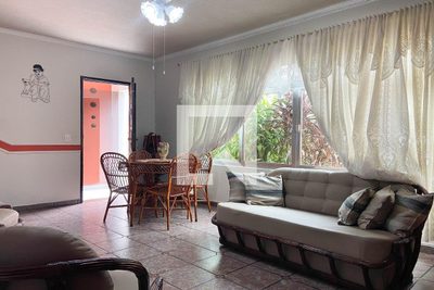 Casa, 2 quartos, 184 m² - Foto 1