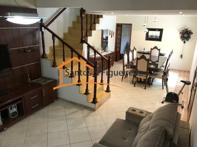 Casa, 3 quartos, 200 m² - Foto 1
