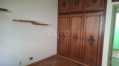 Casa, 6 quartos, 245 m² - Foto 4