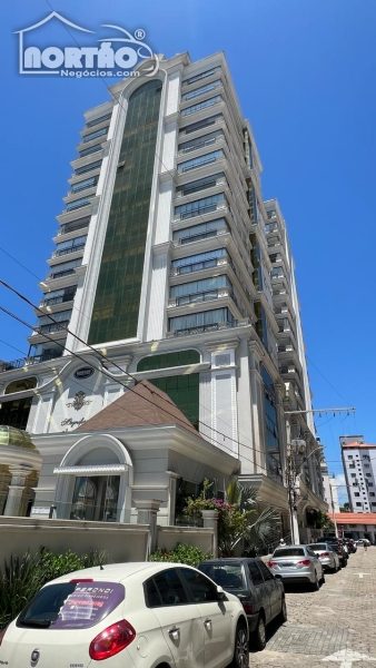Casa, 4 quartos, 190 m² - Foto 2