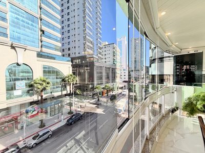 Apartamento, 3 quartos, 256 m² - Foto 2