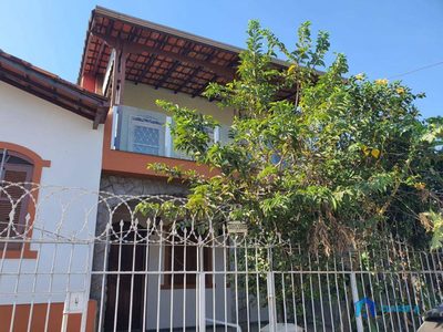 Casa, 4 quartos, 222 m² - Foto 1