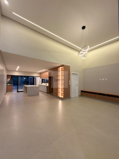 Casa, 4 quartos, 227 m² - Foto 2