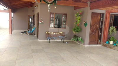 Casa, 3 quartos, 214 m² - Foto 1