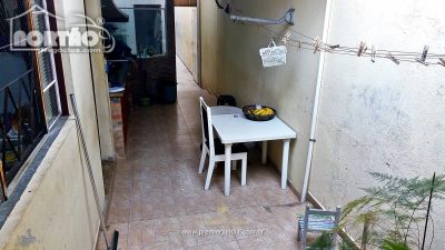 Casa, 5 quartos, 227 m² - Foto 1