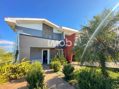 Casa, 3 quartos, 216 m² - Foto 1