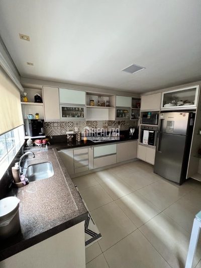 Casa, 3 quartos, 189 m² - Foto 3