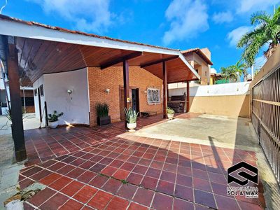 Casa, 4 quartos, 165 m² - Foto 1