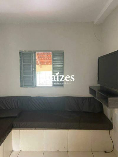 Chácara, 4 quartos, 2500 m² - Foto 1