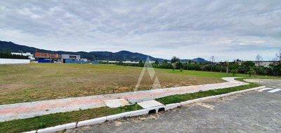 Loteamento e Condomínio, 600 m² - Foto 1