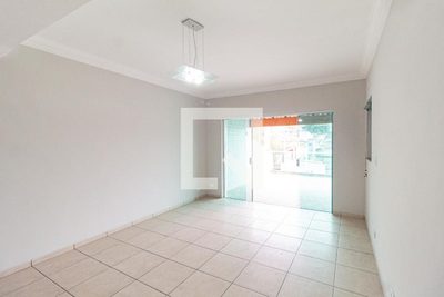 Casa, 3 quartos, 217 m² - Foto 1