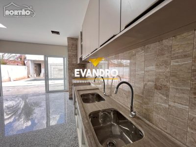 Casa, 3 quartos, 210 m² - Foto 2