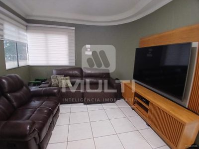 Casa, 3 quartos, 274 m² - Foto 2