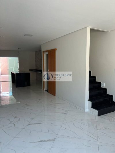 Casa, 3 quartos, 218 m² - Foto 2
