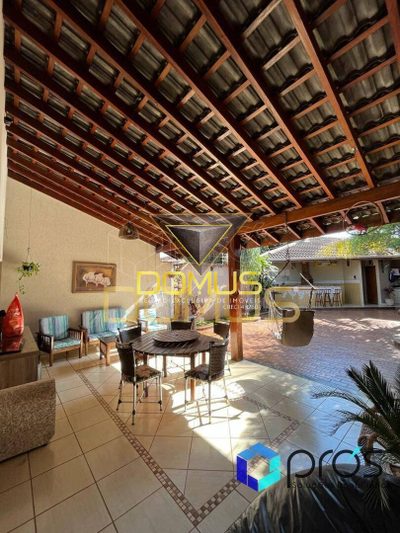 Casa, 3 quartos, 253 m² - Foto 2