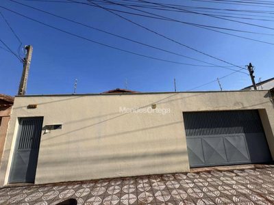 Casa, 2 quartos, 205 m² - Foto 1