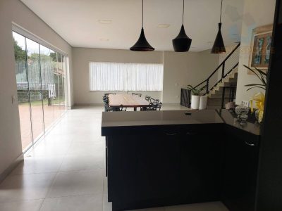 Casa, 4 quartos, 243 m² - Foto 2