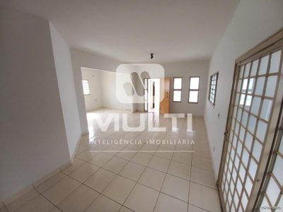 Casa, 3 quartos, 215 m² - Foto 4