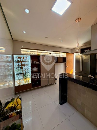 Casa, 5 quartos, 250 m² - Foto 2