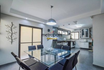 Sobrado, 3 quartos, 218 m² - Foto 1