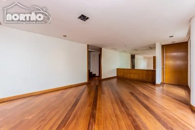 Casa, 3 quartos, 198 m² - Foto 1