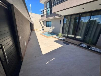 Casa, 4 quartos, 145 m² - Foto 1