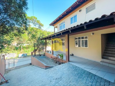 Casa, 6 quartos, 298 m² - Foto 1