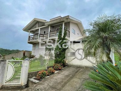 Casa, 3 quartos, 180 m² - Foto 1