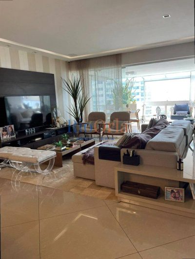 Apartamento, 3 quartos, 221 m² - Foto 1