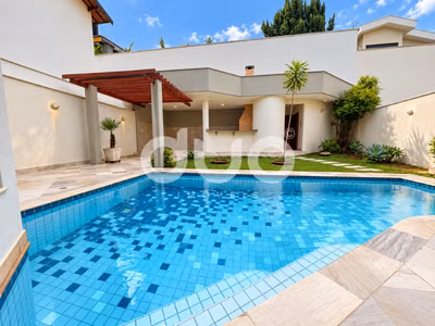 Casa, 3 quartos, 242 m² - Foto 1