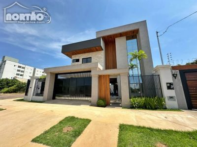 Casa, 4 quartos, 230 m² - Foto 1