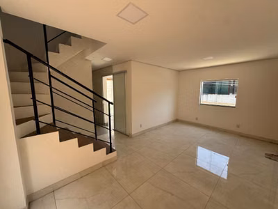 Casa, 3 quartos, 180 m² - Foto 1