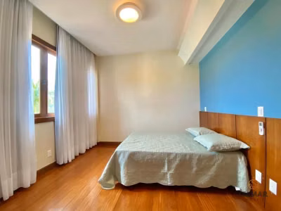 Casa, 5 quartos, 696 m² - Foto 1