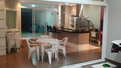 Casa, 3 quartos, 234 m² - Foto 1